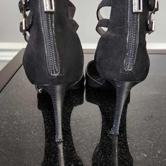 Calvin Klein Heels with Metallic accents - Picture 3 of 3